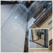 玻璃門上的頑固水漬如何清洗干凈？用納米海綿
